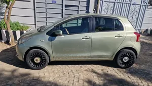 Toyota Yaris 2007 Gold