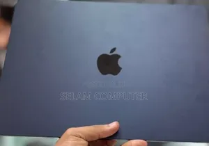 New Laptop Apple MacBook Air 2022 M2 8GB Apple M2 SSD 256GB