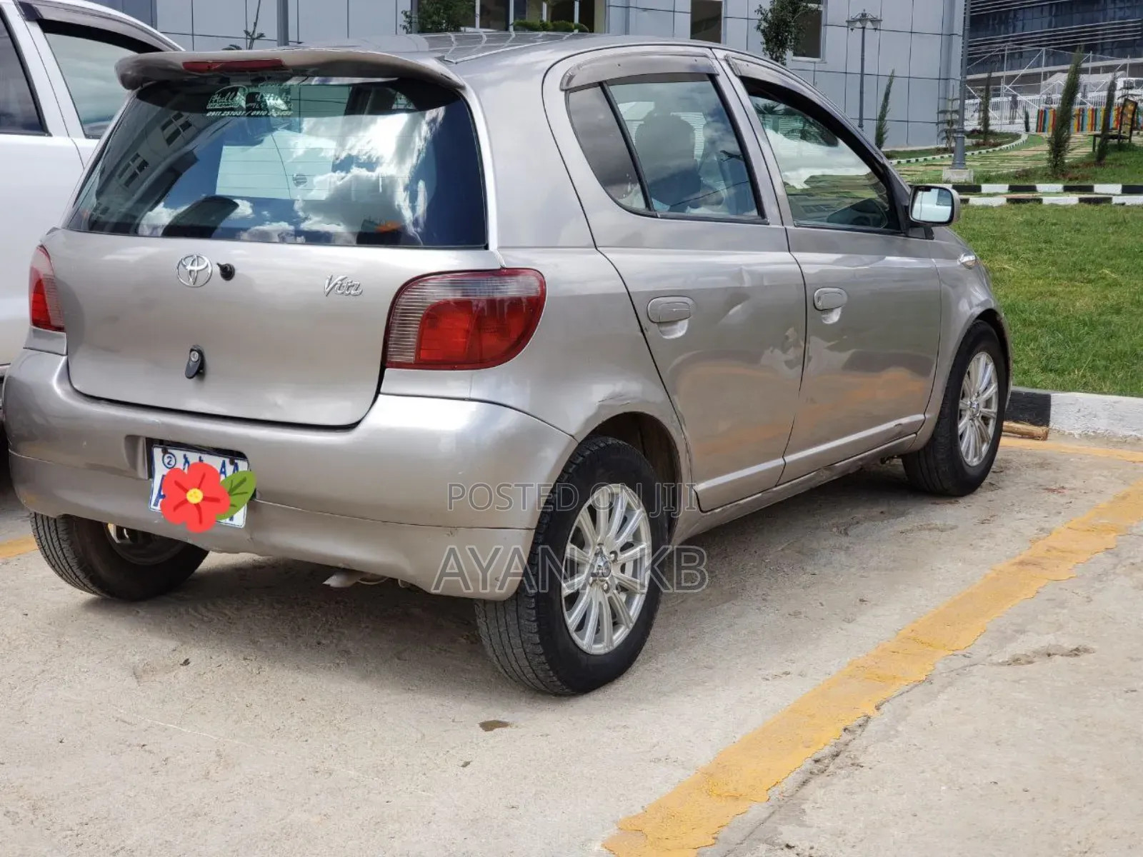 Toyota Vitz 2001 Gray