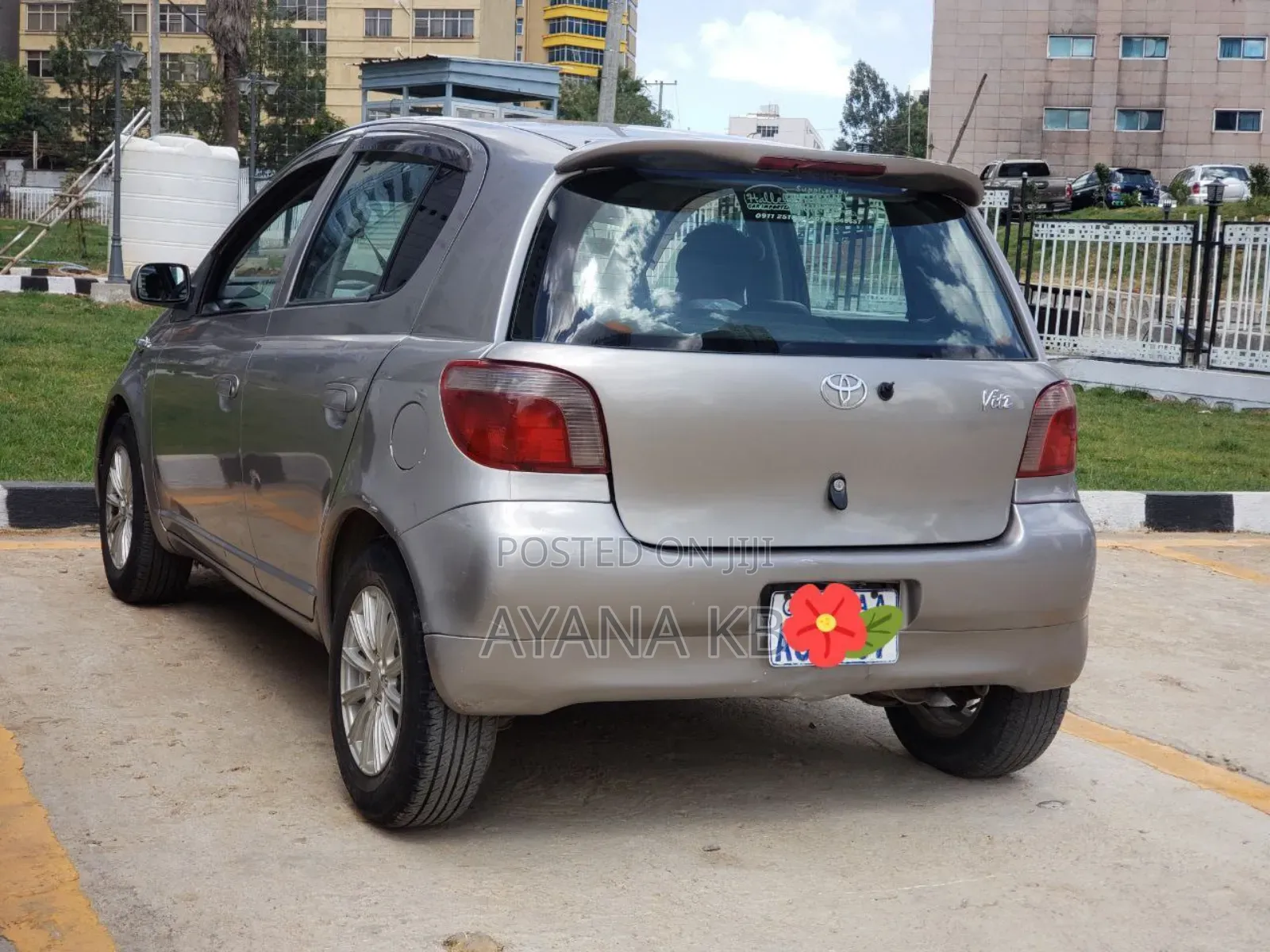 Toyota Vitz 2001 Gray