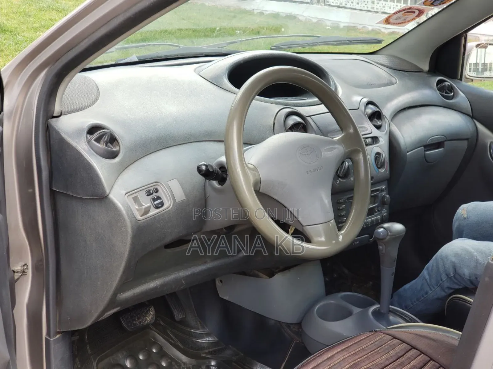 Toyota Vitz 2001 Gray