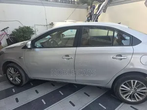 Toyota Yaris 2017 Silver