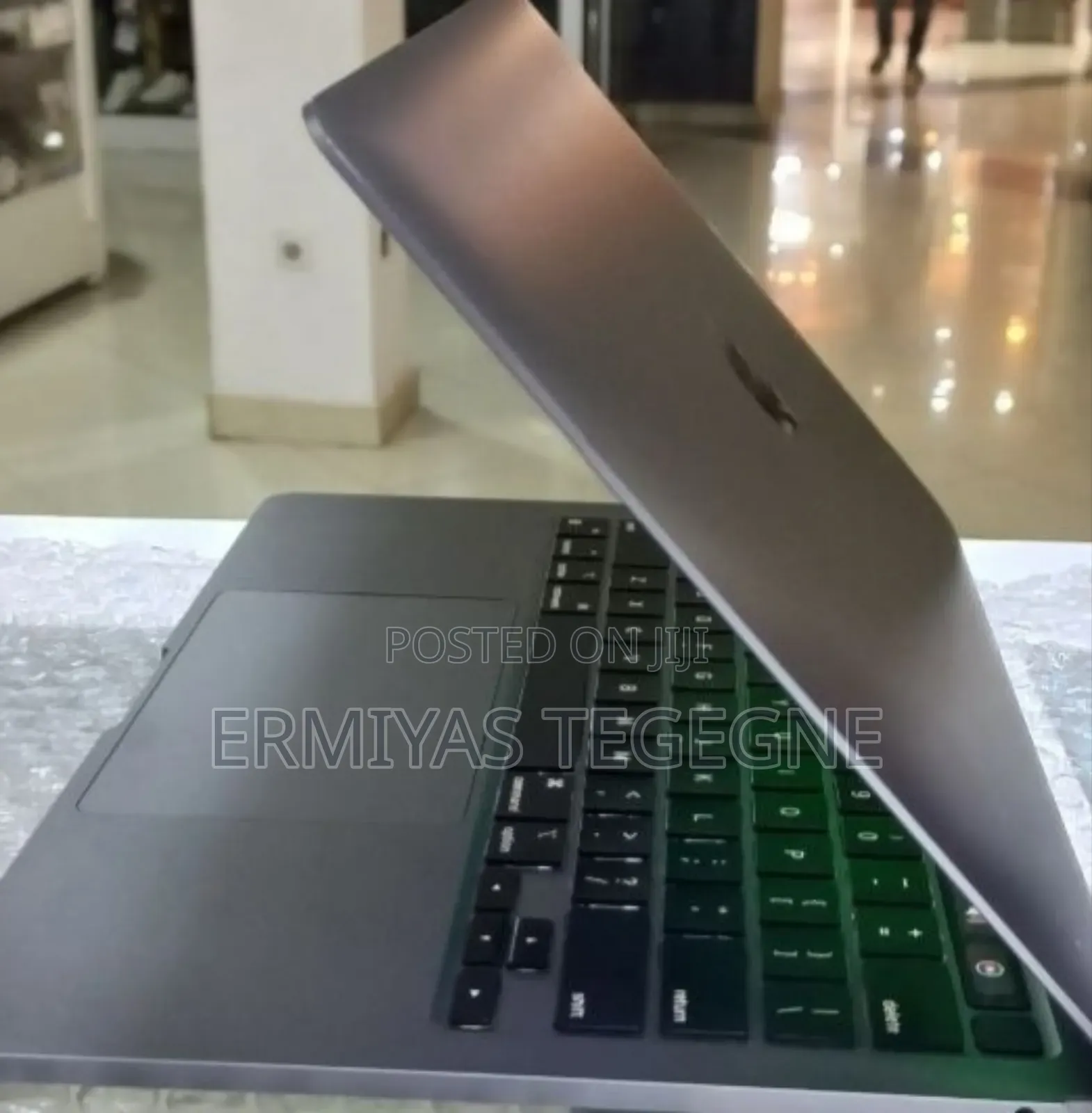 New Laptop Apple MacBook Pro M1 16GB Apple M2 Ultra SSD 256GB