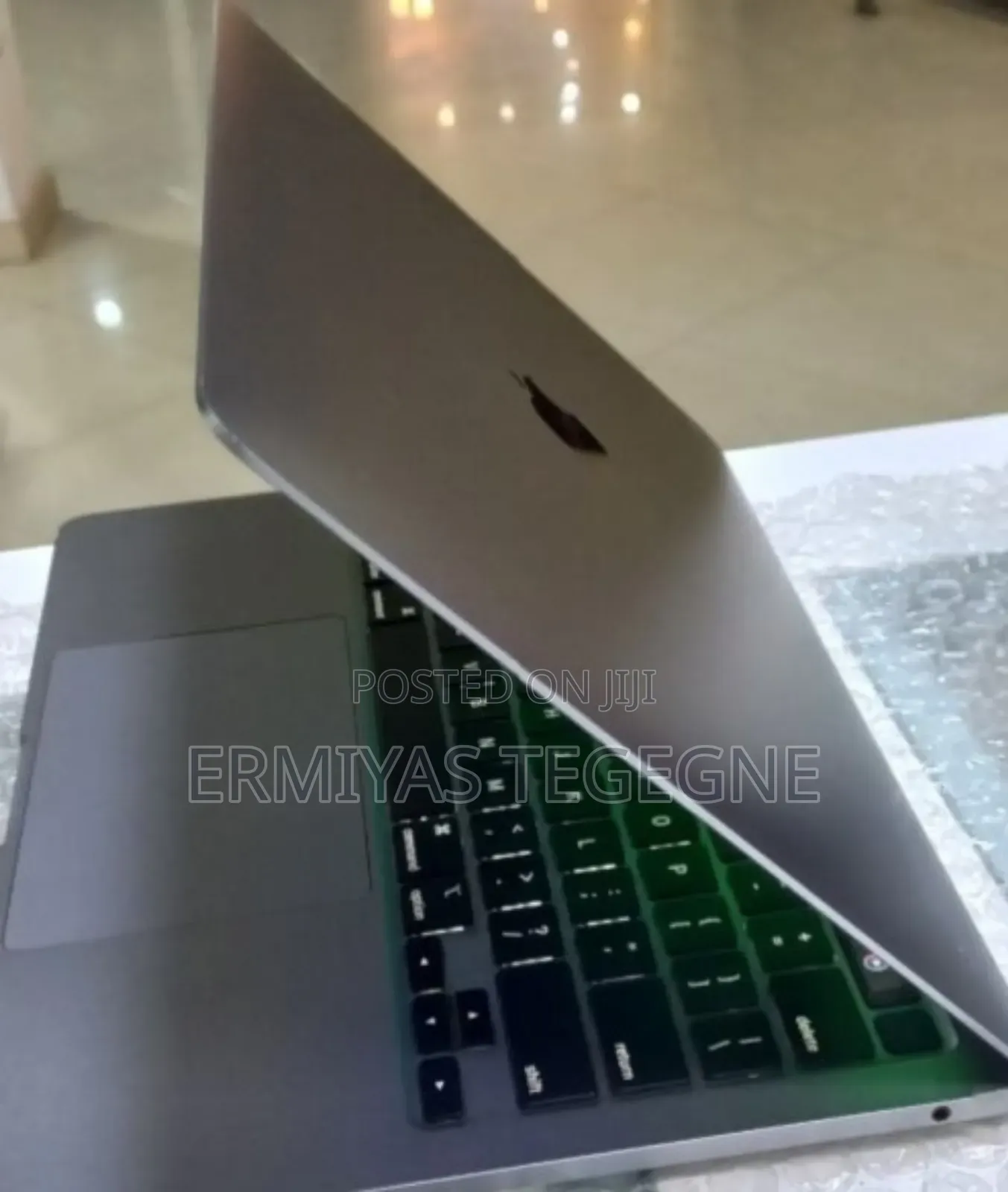 New Laptop Apple MacBook Pro M1 16GB Apple M2 Ultra SSD 256GB