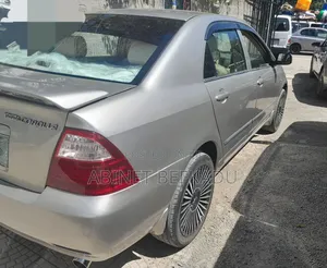 Toyota Corolla Sedan 2005 Gold