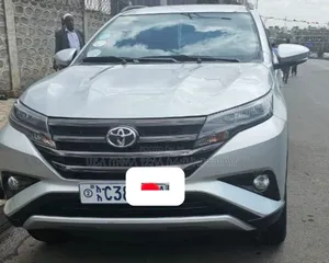 Toyota Rush 2022 Silver