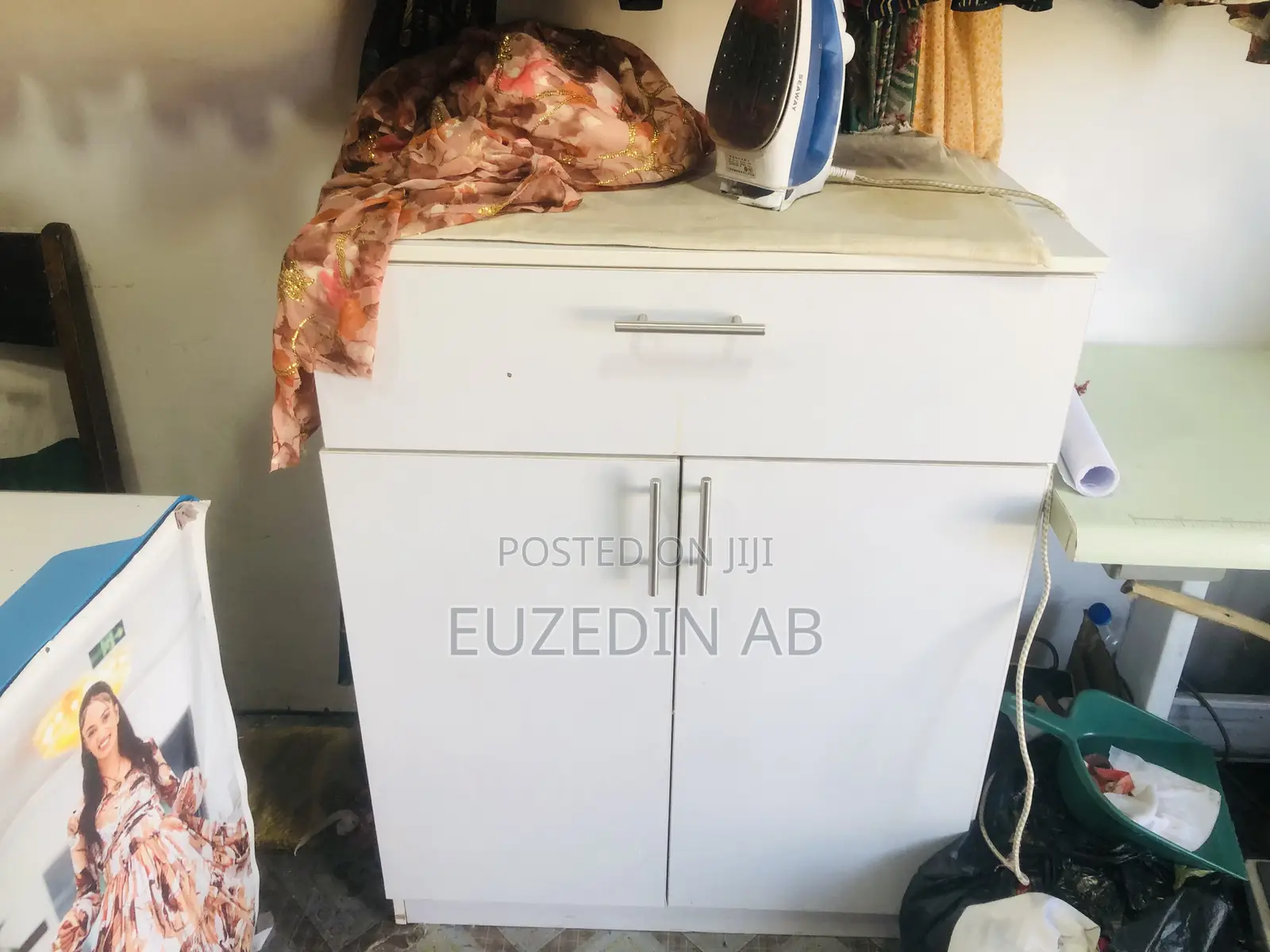 የሚሸጥ ሱቅ Traditional Dress Shop