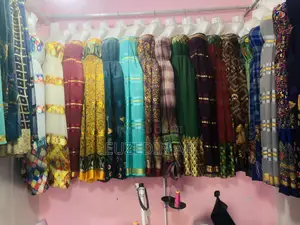 የሚሸጥ ሱቅ Traditional Dress Shop