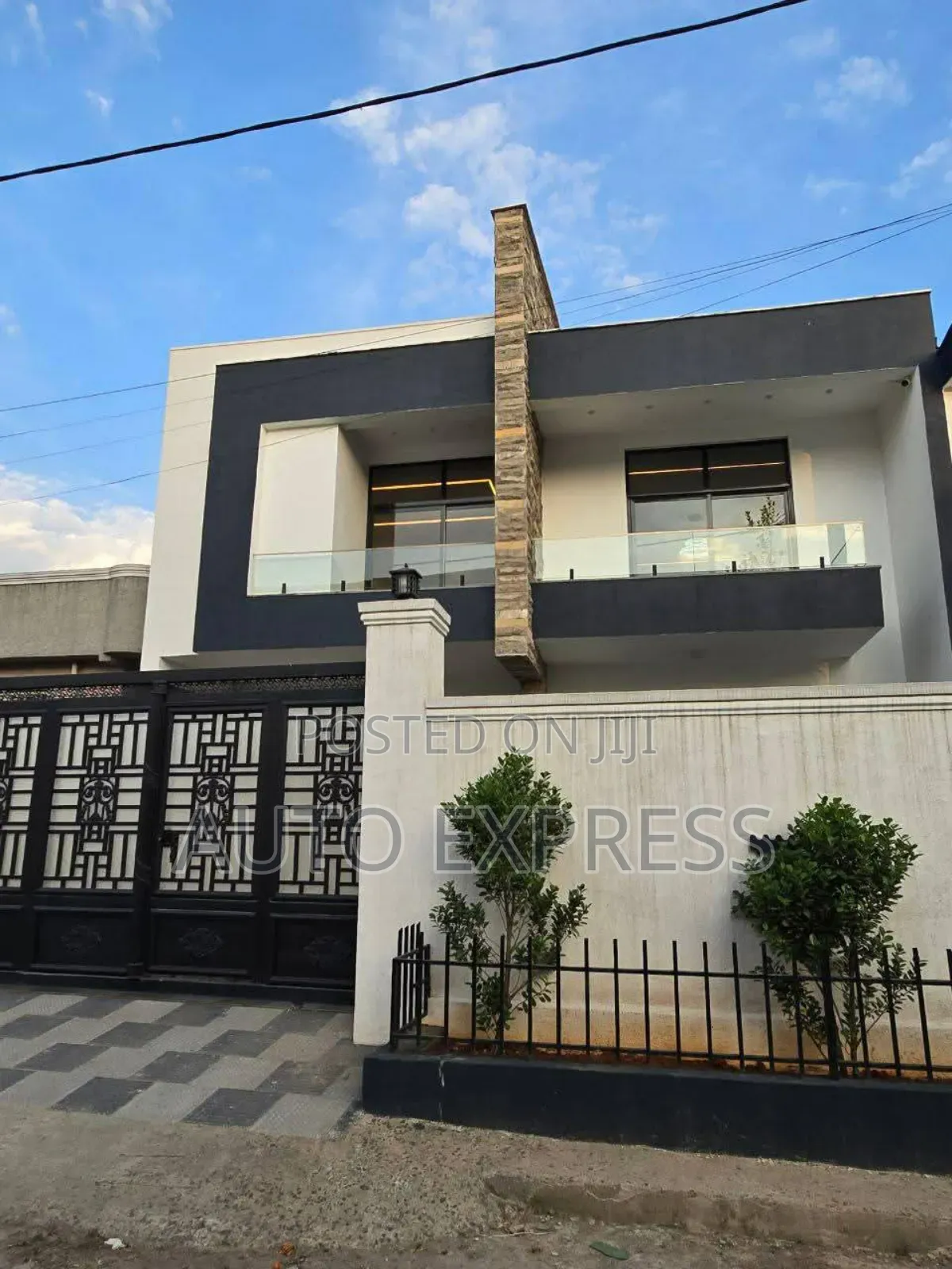 6bdrm Townhouse/Terrace in Yeka for sale