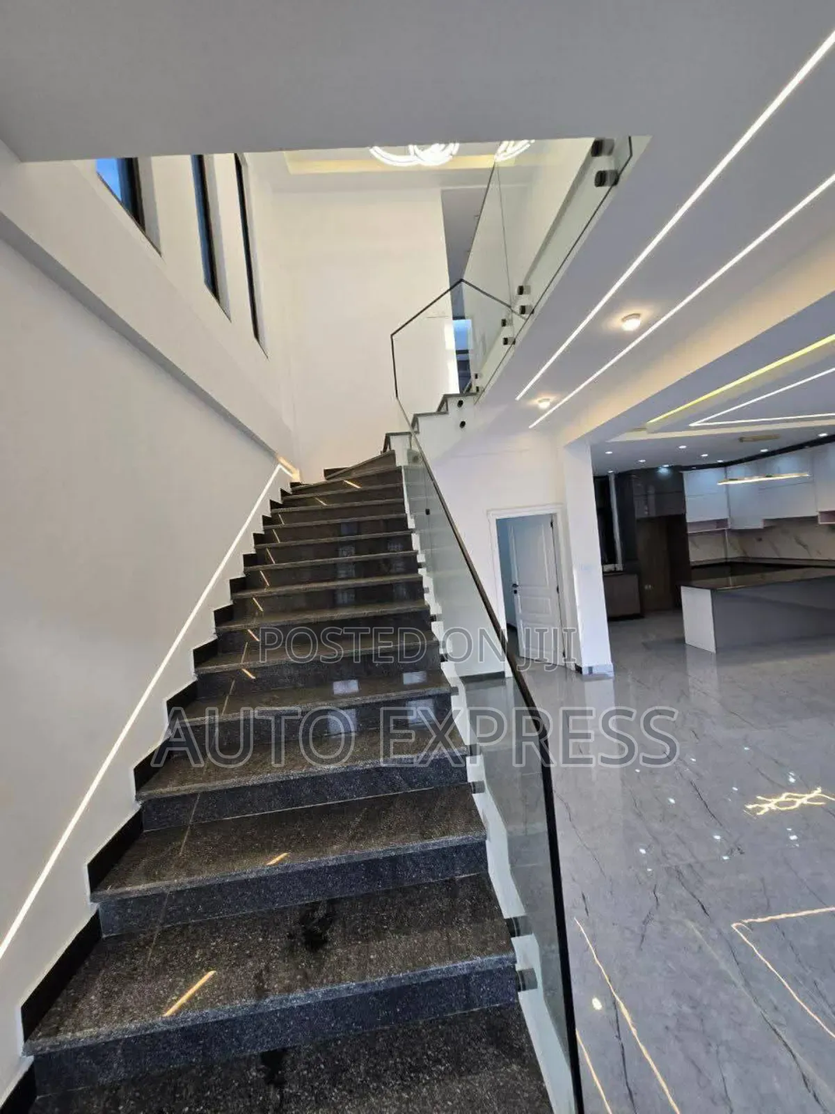 6bdrm Townhouse/Terrace in Yeka for sale