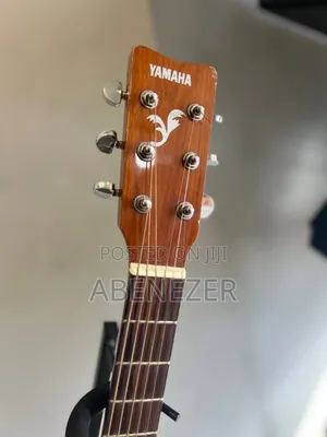 Yamaha F340 Acoustic Guitar