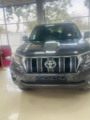 Photo - Toyota Land Cruiser Prado 2.8 2023 Gray