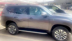 Toyota Land Cruiser Prado 2.8 2023 Gray