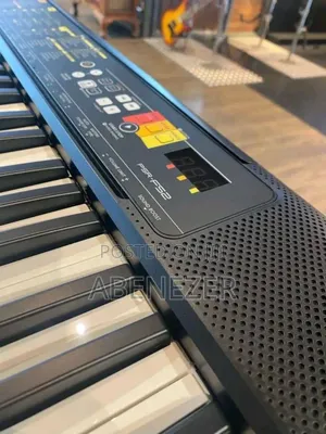 Yamaha PSR F52 Keyboard