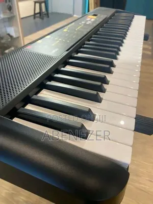 Yamaha PSR F52 Keyboard