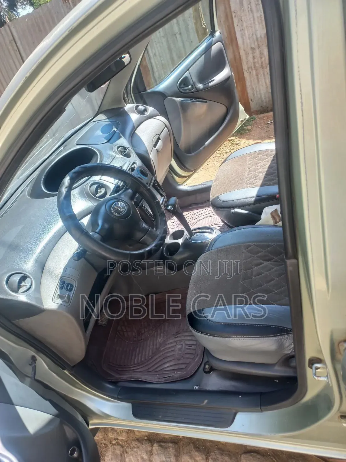 Toyota Vitz 2002 Gold