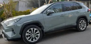 Toyota RAV4 2020 Green