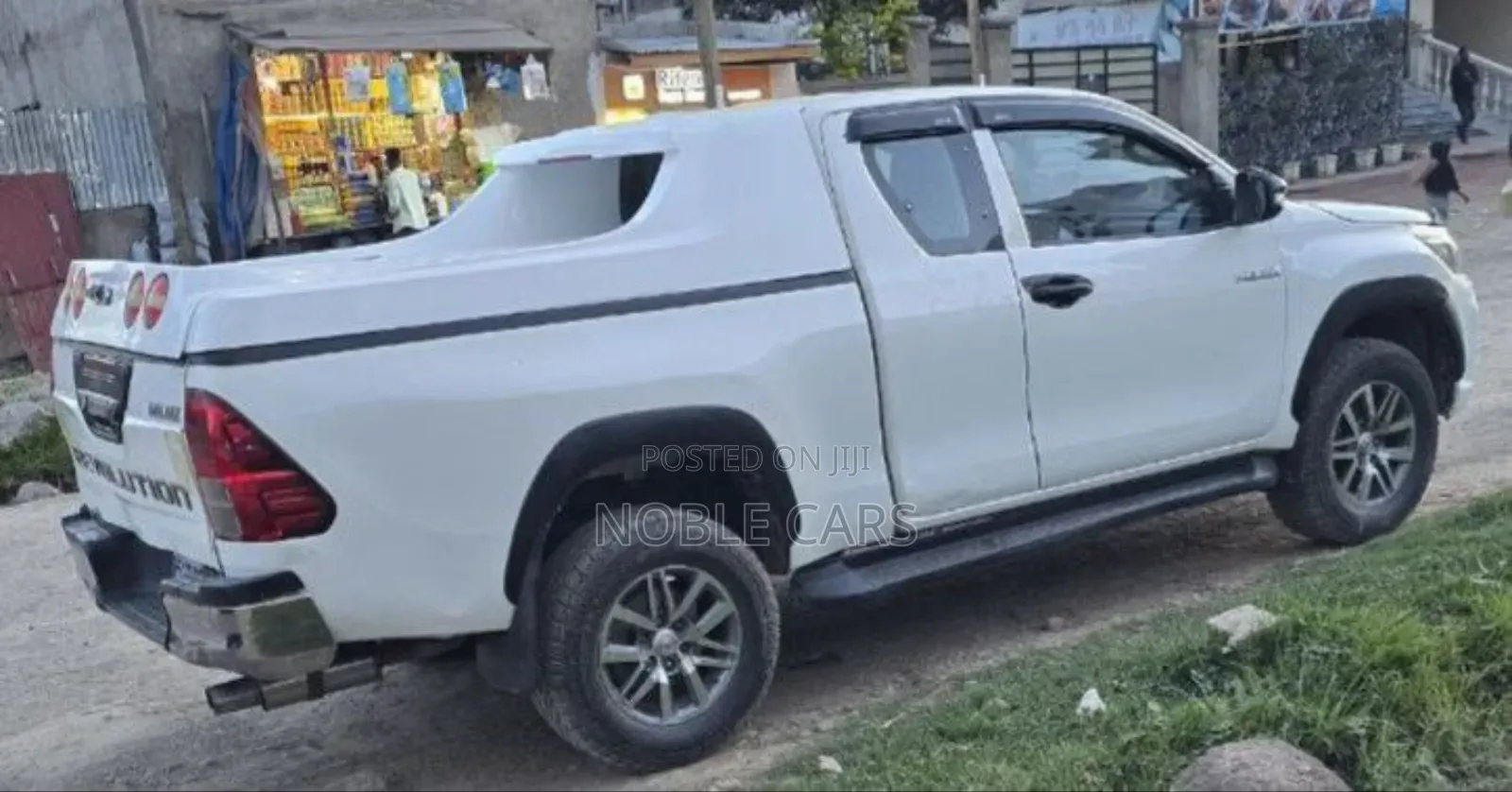 Toyota Hilux 2018 White