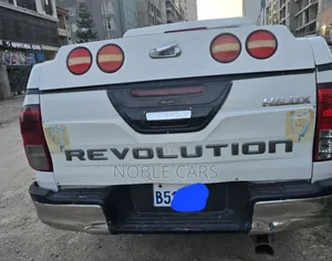 Toyota Hilux 2018 White