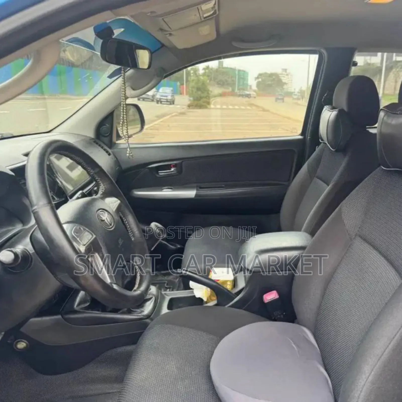 Toyota Hilux 2015 Blue