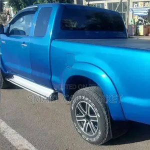Toyota Hilux 2015 Blue