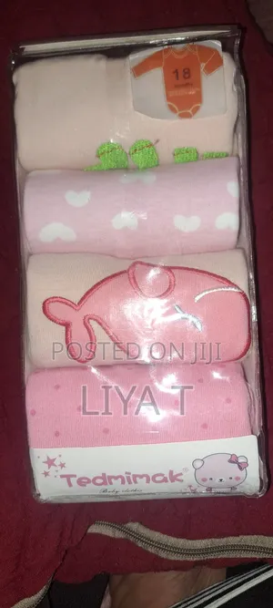 5 ፍሬ እጅጌ ሙሉ የዳይፐር
2000 Birr