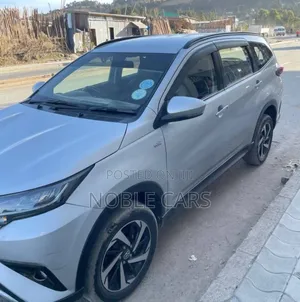 Toyota Rush 2021 Silver