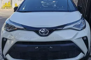 Photo - New Toyota C-HR 2022 Ivory