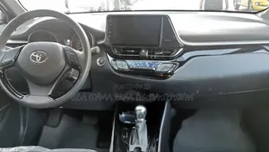 New Toyota C-HR 2022 Ivory