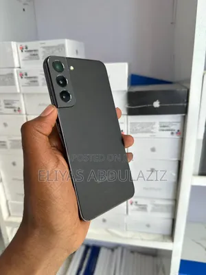 Photo - Samsung Galaxy S22+ 5G 128 GB Black