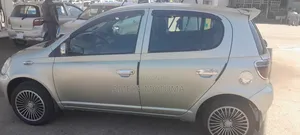 Toyota Vitz 2001