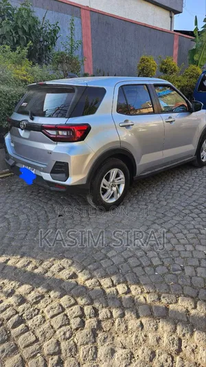 Toyota Raize 1.0 AWD 2022 Silver