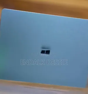 New Laptop Microsoft Surface 8GB Intel Core I5 SSD 256GB