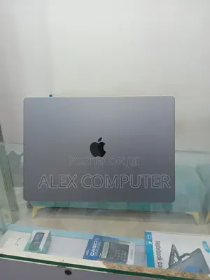 New Laptop Apple MacBook Pro M1 32GB Apple M1 Pro SSD 512GB