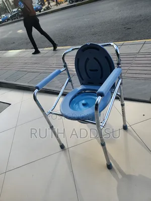 Photo - Commode Chair鳵佛commode Chair肺部toilet Chair丸的commode Chair夠格commode Cha