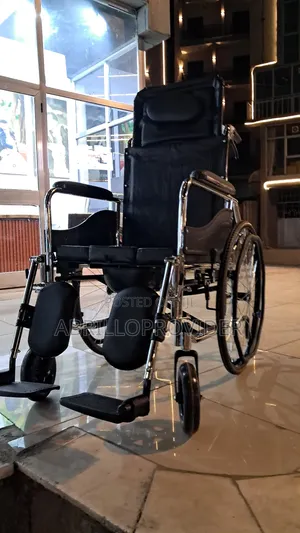 Photo - Toilet Wheelchair水手wheelchair口手wheelchair口手wheelchair廿手wheelchair口手whe