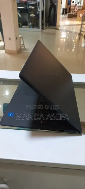 New Laptop Dell Vostro 3520 16GB Intel Core I5 SSD 512GB