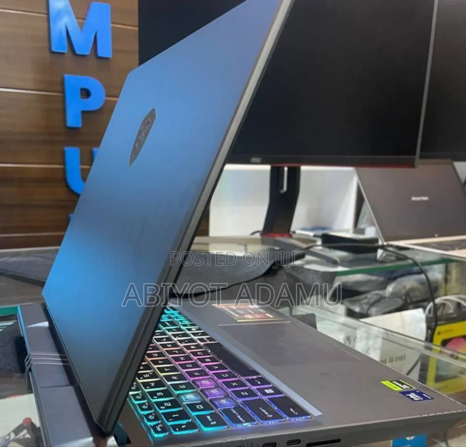 New Laptop MSI Vector 16 HX AI A2XWIG 32GB Intel Core I9 SSD 1T