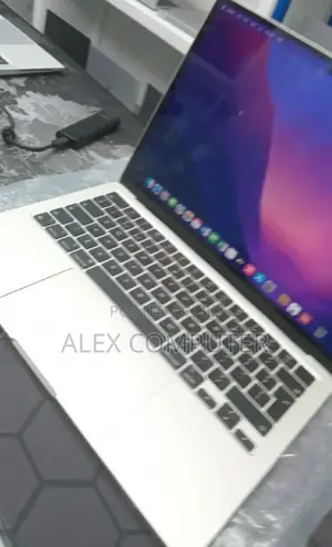 New Laptop Apple MacBook Air 2022 M2 8GB Apple M2 SSD 512GB