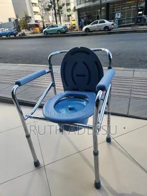 Photo - Commode Chair巨力commode Chair最日commode Chair銳巨commode Chair𣏦我commode