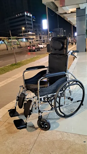 Photo - Toilet Wheelchair水手wheelchair卜手wheelchair卜手wheelchair卜手wheelchair卜手廿wh