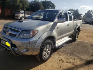 Photo - Toyota Hilux 2.5 D-4D 2008 Silver
