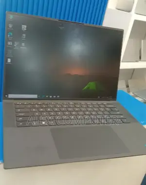 New Laptop Dell 16GB Intel Core I7 SSD 512GB