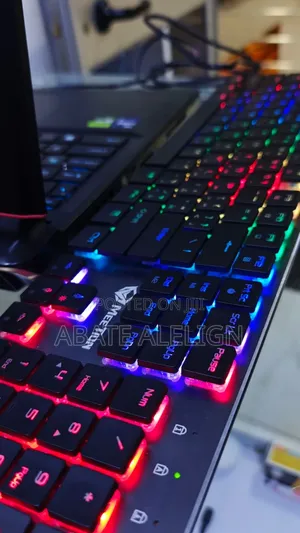 Photo - New Laptop MSI Raider GE68HX 13vi-202us 32GB Intel Core I9 SSD 1T