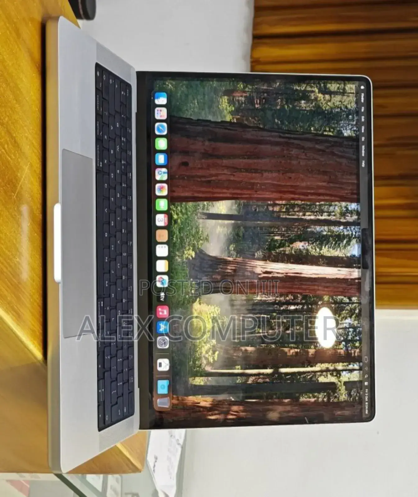 New Laptop Apple MacBook Pro M1 32GB Apple M1 SSD 1T