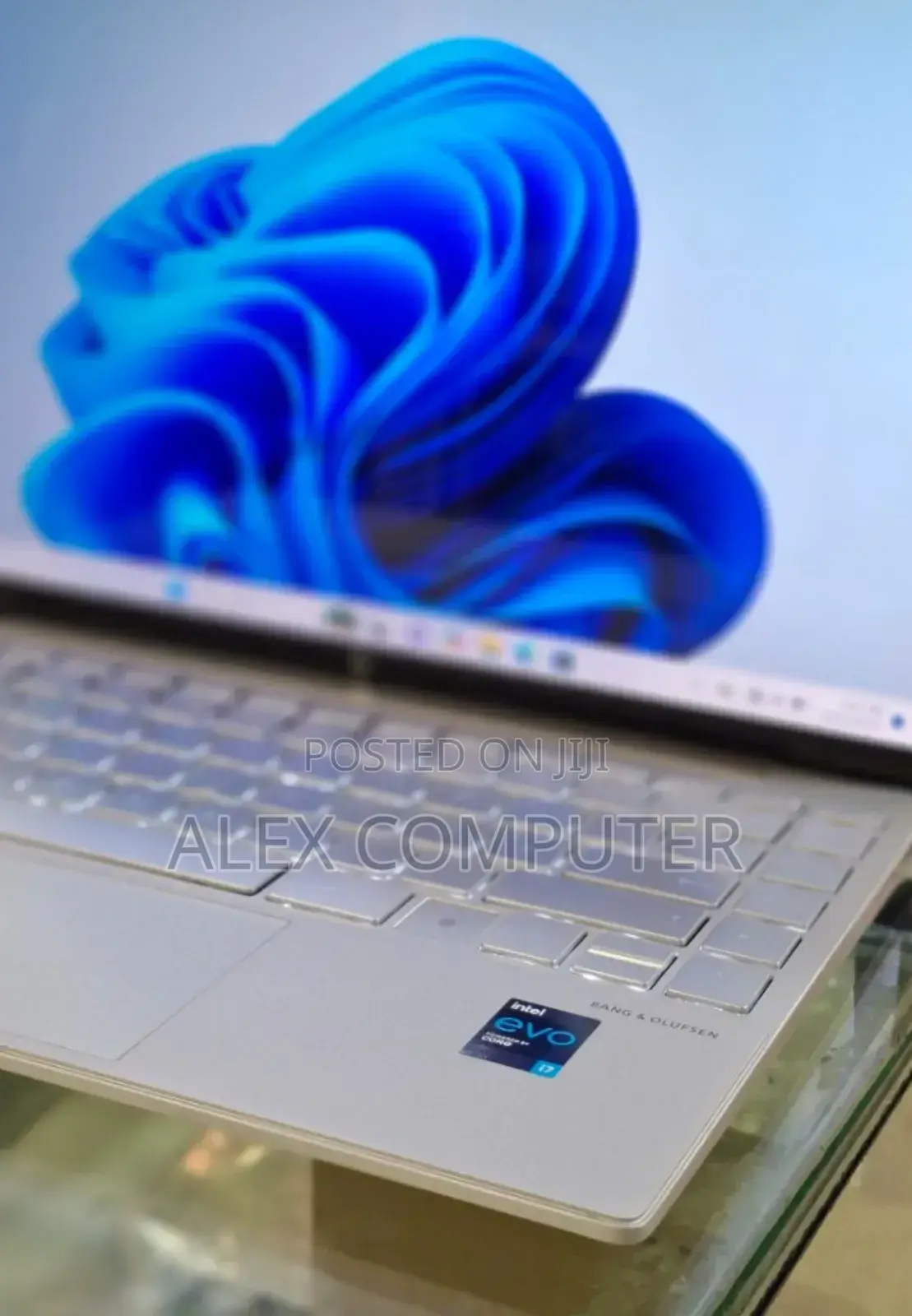 New Laptop HP Envy X360 16GB Intel Core I7 SSD 512GB