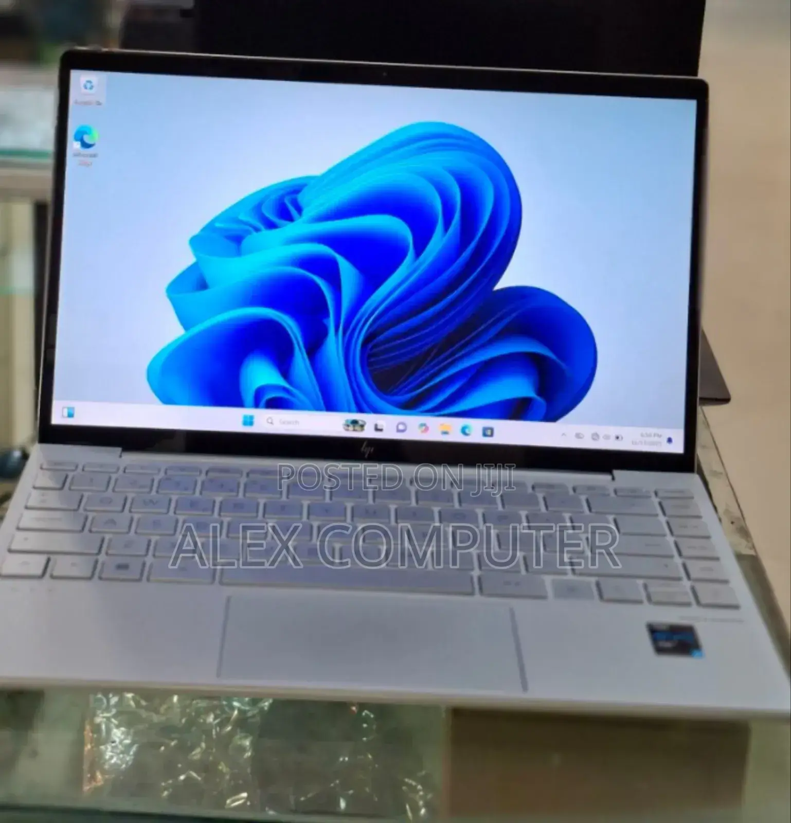 New Laptop HP Envy X360 16GB Intel Core I7 SSD 512GB