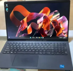 New Laptop Dell Vostro 3520 16GB Intel Core I5 SSD 512GB