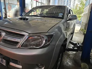 Photo - Toyota Hilux 2008 Gray