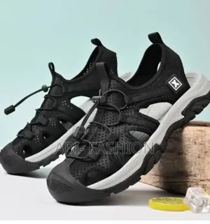 Photo - Men's Breathable Outdoor Sandals Non-Slip Rubber Shoes